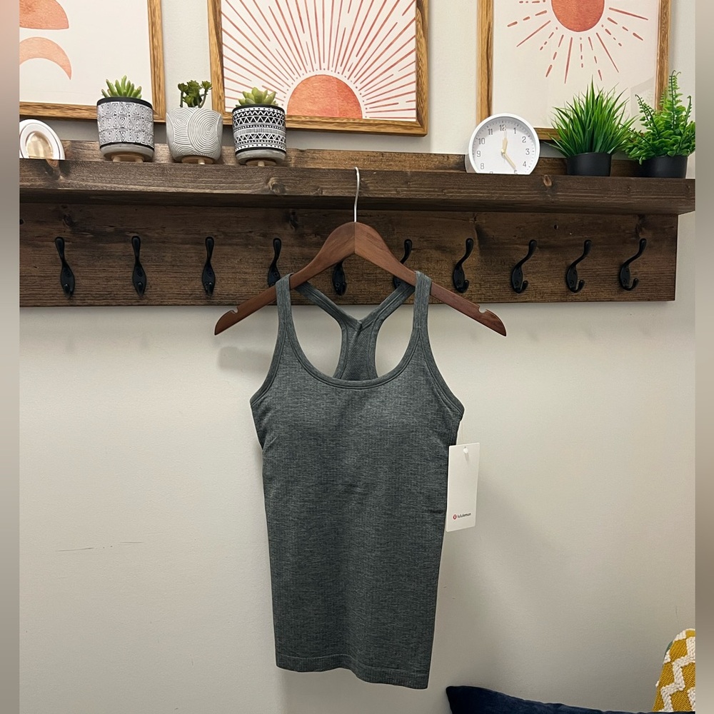 NWT lululemon Ebb to Street Tank, Palm Deco, Size 6